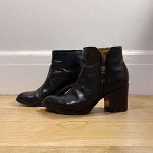 [Alberto Fermani] Black chunky heel ankle boots